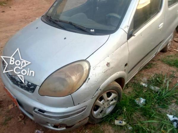 TOYOTA YARIS VERSO 2002
