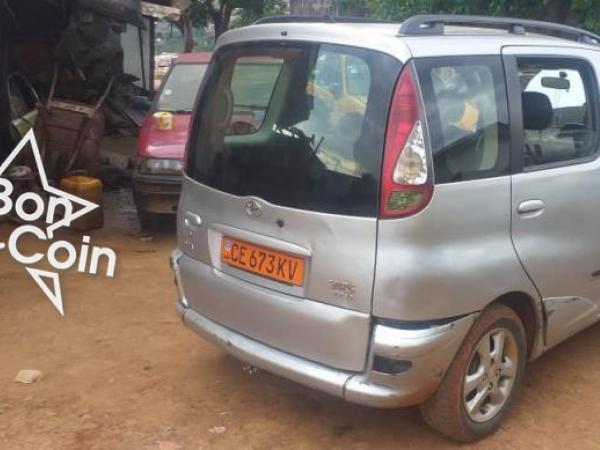 TOYOTA YARIS VERSO 2002