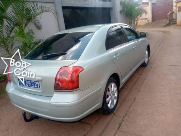 TOYOTA AVENSIS 2005