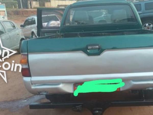 MITSUBISHI L200 2005