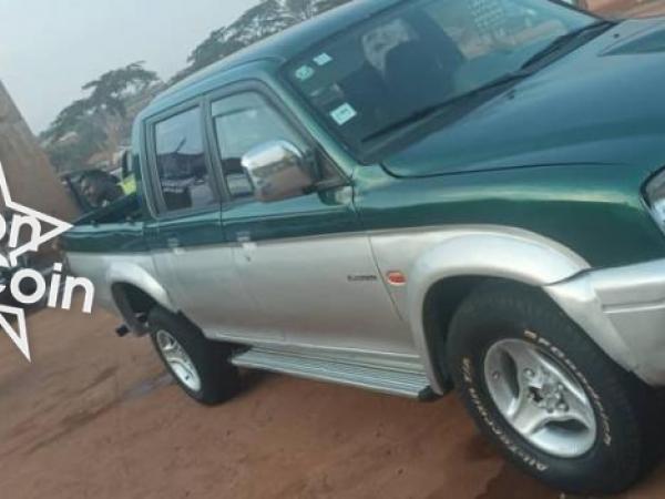 MITSUBISHI L200 2005
