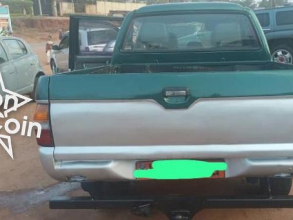 MITSUBISHI L200 2005