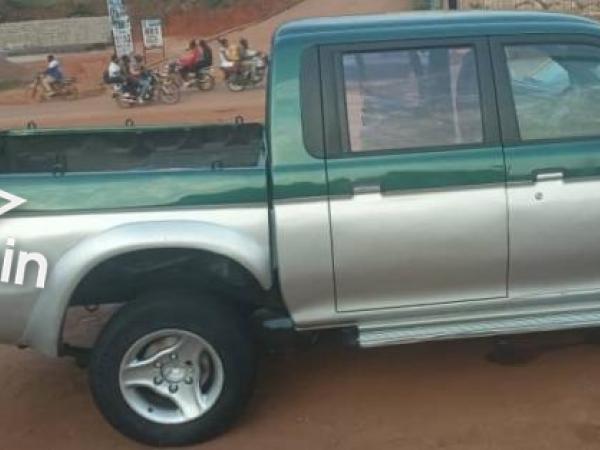 MITSUBISHI L200 2005