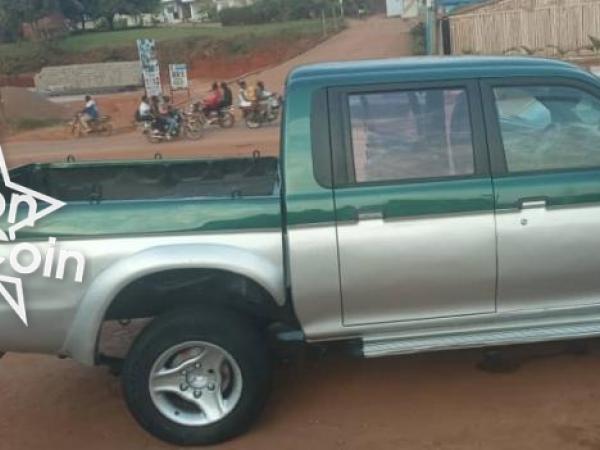 MITSUBISHI L200 2005