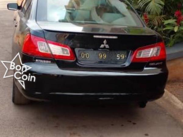 MITSUBISHI GALANT ÉDITION 2011