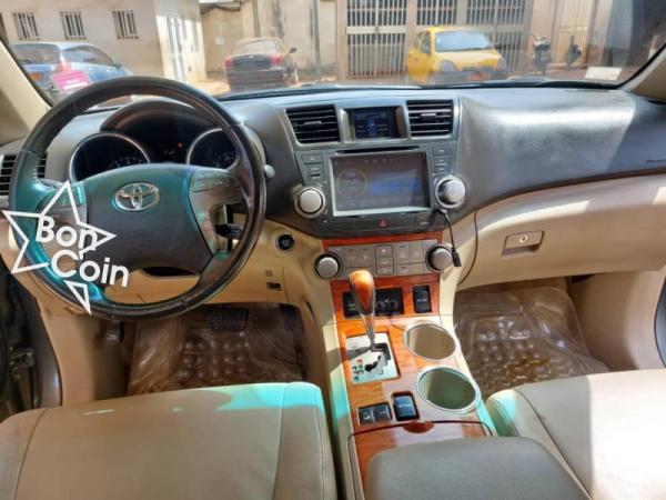 TOYOTA HIGHLANDER 2010