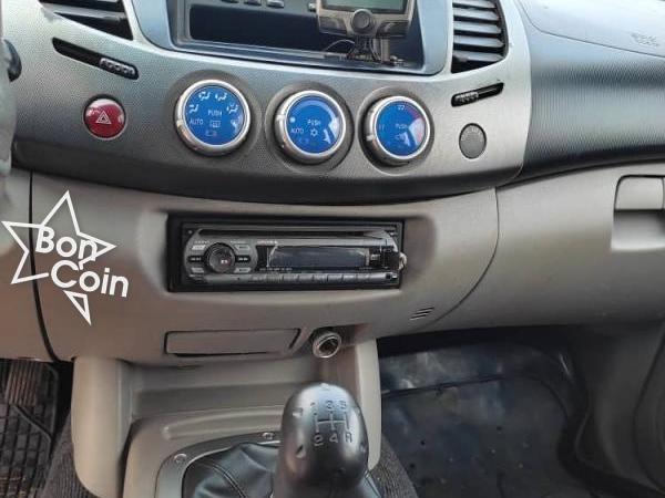 PICK-UP MITSUBISHI L200 ANNEE 2009