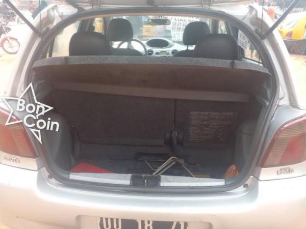 TOYOTA YARIS 2002
