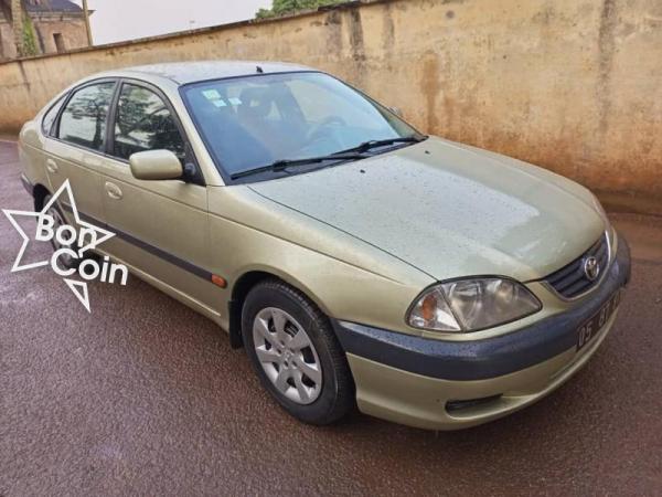 TOYOTA AVENSIS LIFTBACK 2002