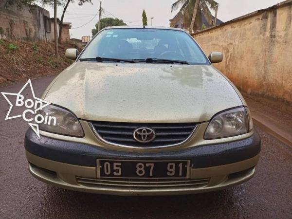 TOYOTA AVENSIS LIFTBACK 2002