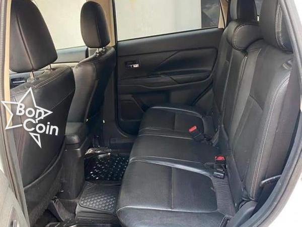 Mitsubishi Outlander limited 2015
