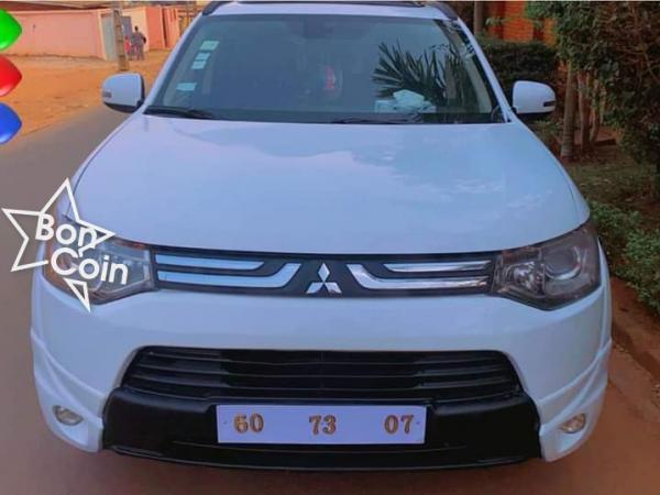 Mitsubishi Outlander limited 2015