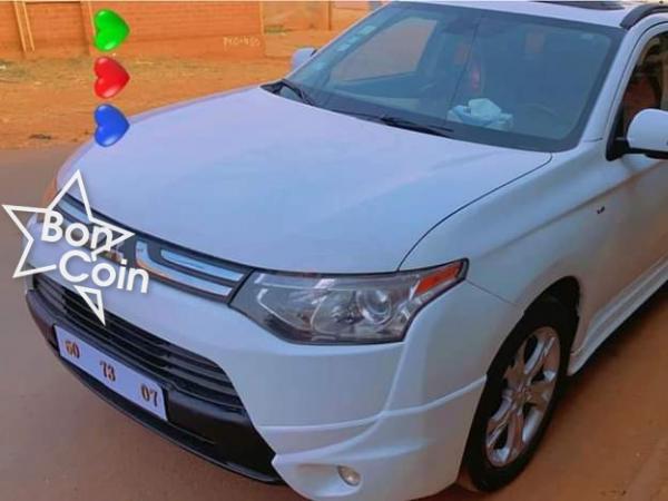 Mitsubishi Outlander limited 2015