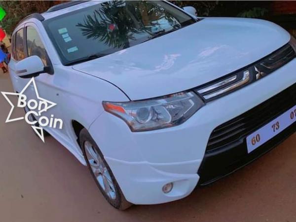 Mitsubishi Outlander limited 2015