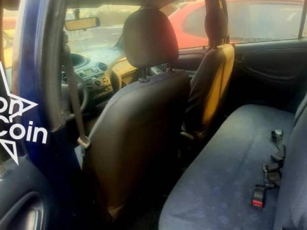 TOYOTA YARIS 2005