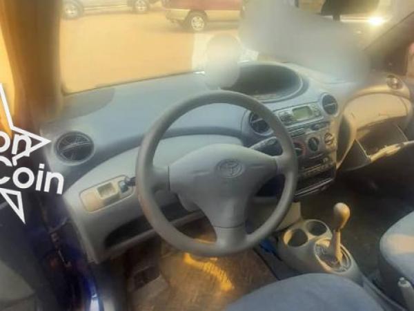 TOYOTA YARIS 2005