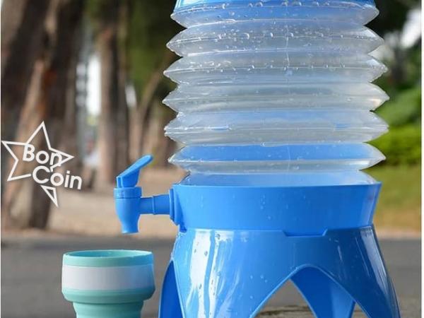 DISTRIBUTEUR DE BOISSON PLIABLE