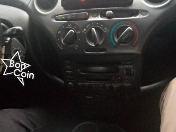 TOYOTA YARIS 2002
