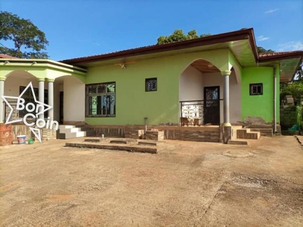 Villa à vendre à Yaoundé, Nkolfoulou 