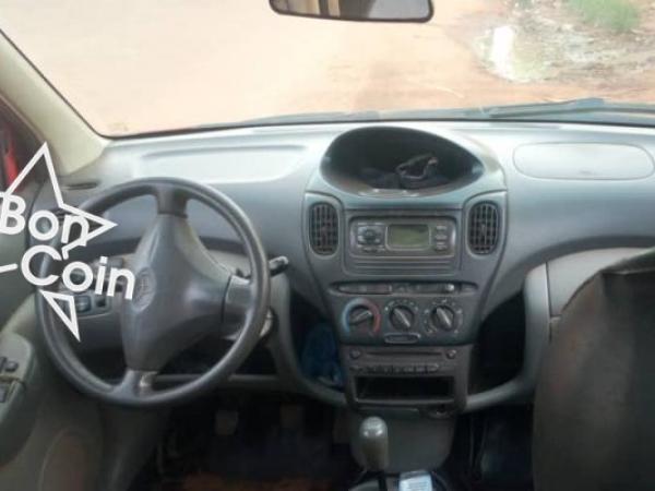 TOYOTA YARIS VERSO 2002