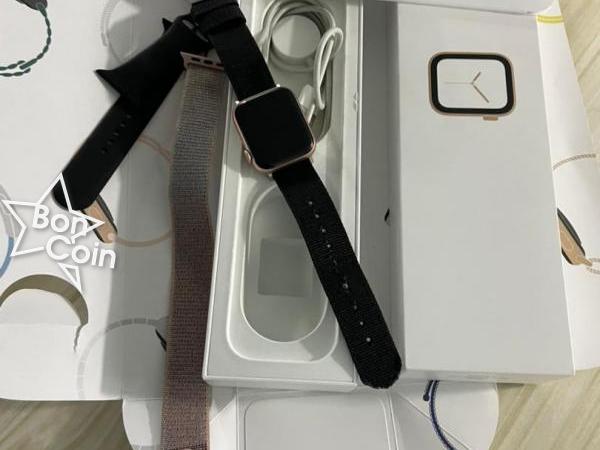 Apple Watch série 4 40mm avec 3 bracelet
