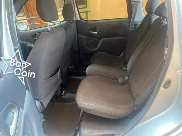 TOYOTA YARIS VERSO 2005