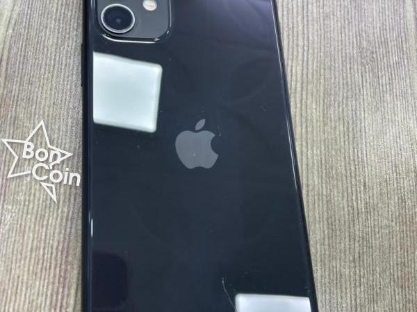 iPhone 11 64Go noir 