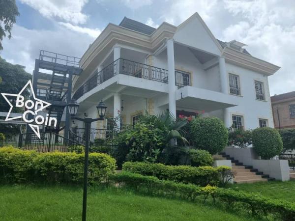 Duplex haut standing à louer à Yaoundé, Golf