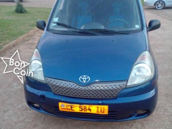 TOYOTA YARIS VERSO 2002