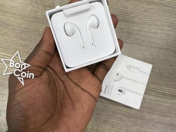 EarPods with lightning connector 