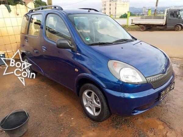 TOYOTA YARIS VERSO 2002