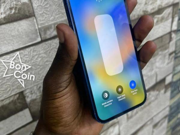 iPhone 12 64Go bleu 