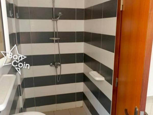 Duplex à louer à Yaoundé, Golf