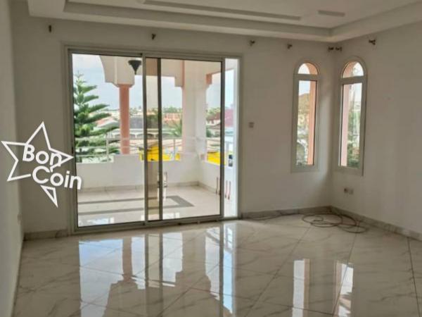 Duplex à louer à Yaoundé, Golf