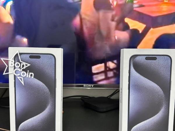 iPhone 15 Pro Max 256Go scellé 