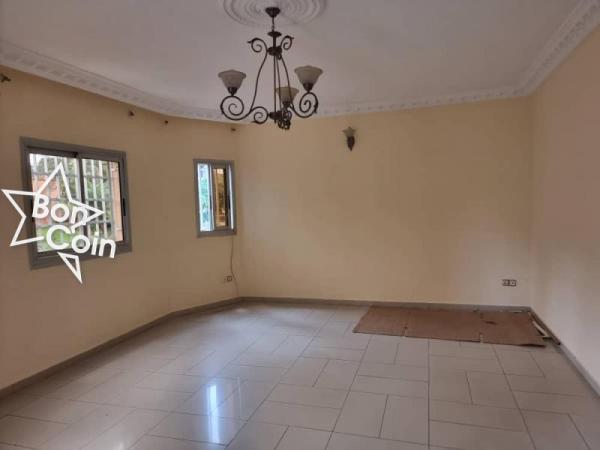 Vaste appartement à louer à Yaoundé, Bastos