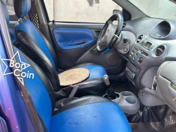 TOYOTA YARIS 2002