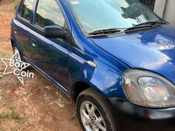 TOYOTA YARIS 2002