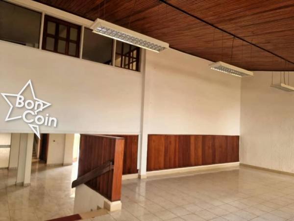 Duplex 5 chambres à louer à Yaoundé, Bastos