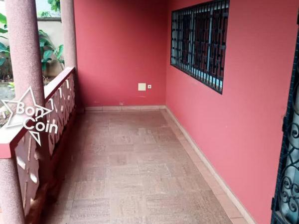 Duplex à vendre à Yaoundé, Omnisports