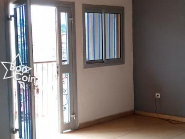 Appartement moderne à louer à Titi garage, Yaoundé