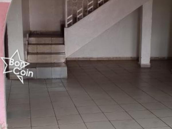 Duplex à vendre à Ngoussou, yaoundé