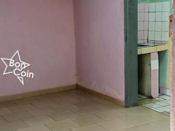 Chambre moderne à louer à Fouda, Yaoundé