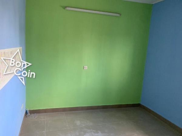 Chambre moderne à louer à Douala, Ange Raphael