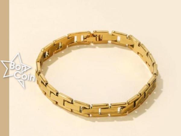 Bracelet plaqué or à détail chaîne 
