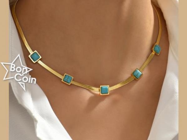 Collier acier inoxydable à détail turquoise