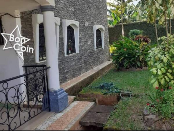 Duplex à vendre à Yaoundé, Nkoabang 