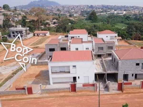 Duplex à vendre à Olembe, Yaoundé  