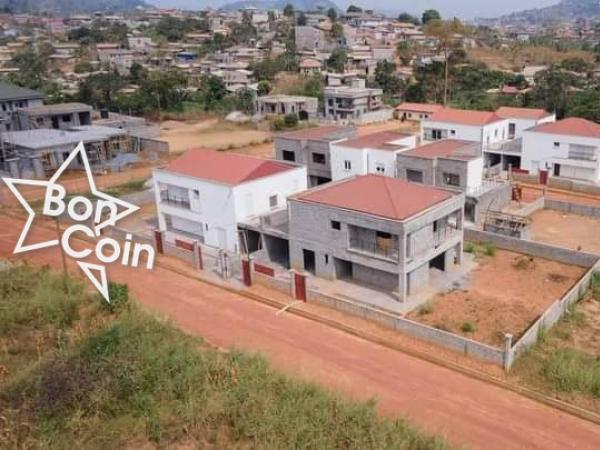 Duplex à vendre à Olembe, Yaoundé  